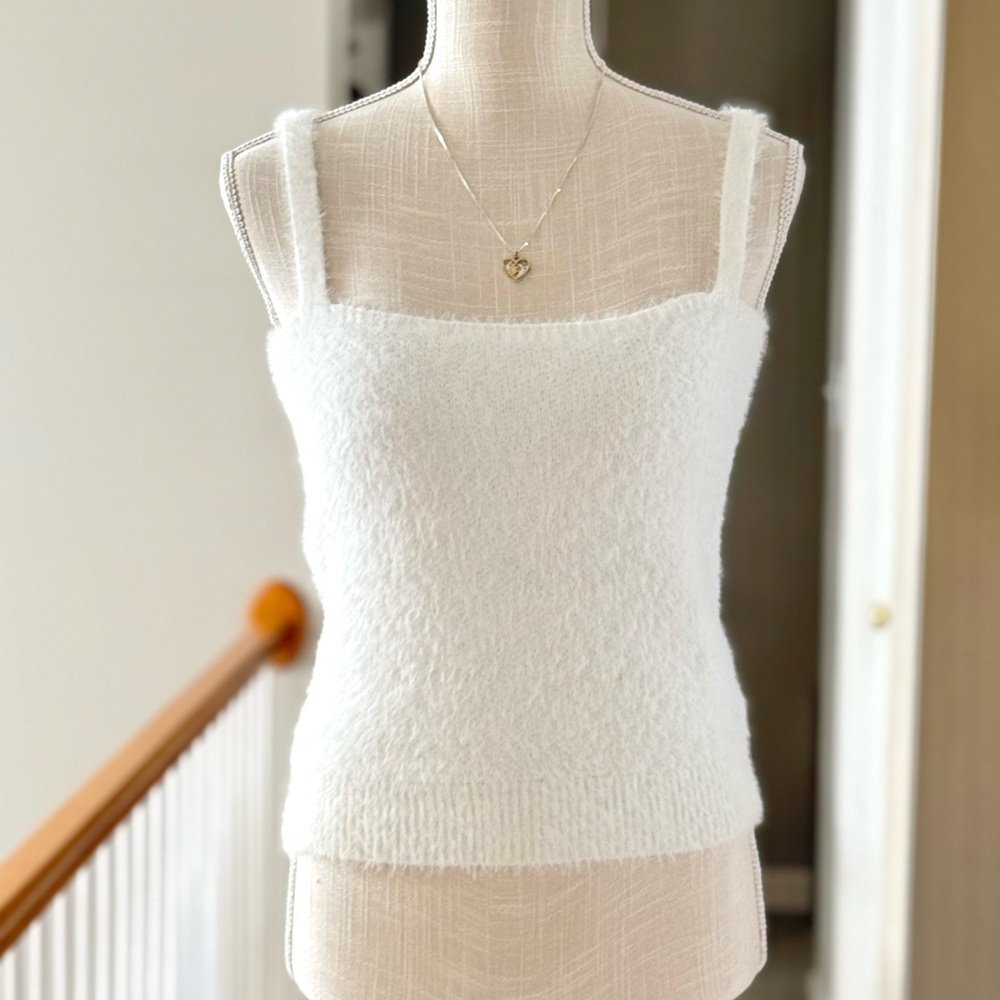 Willow & Wild Fuzzy Eyelash Knit White Tank Top‎ White Size M